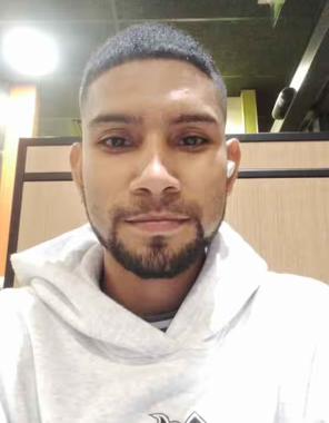 <em>Andres Rojas.</em>